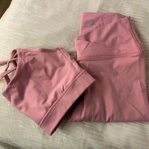 KGMTL X ARDENE work out set. Bra & leggings